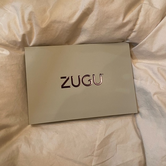 The Muse iPad case 10.2 (7th/8th/9th generation) - Picture 3 of 3